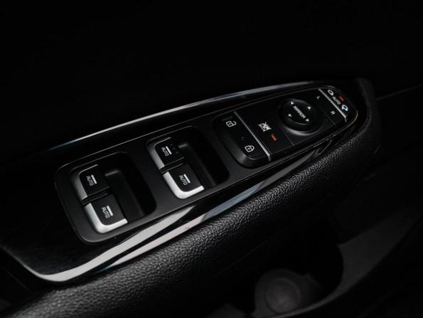 Kia Optima IV Рестайлинг с пробегом 2018 года, цена 1 990 000 рублей, 112996 км, седан, Автокод Объявления