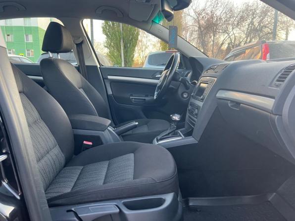 Skoda Octavia II (A5) Рестайлинг с пробегом 2012 года, цена 950 000 рублей, 152703 км, лифтбек, Автокод Объявления