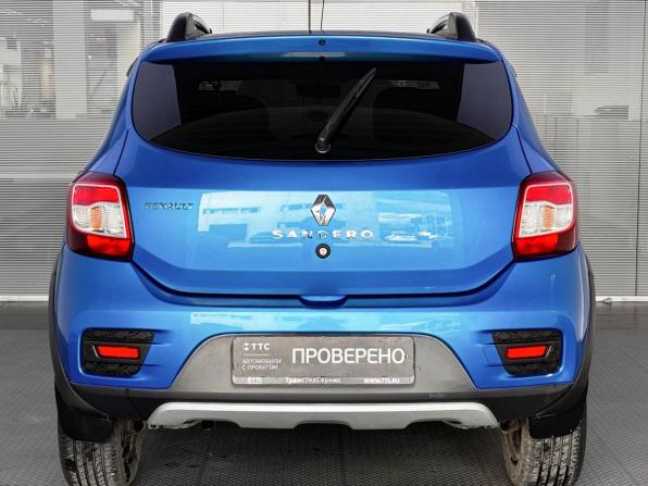Renault Sandero II с пробегом 2018 года, цена 990 000 рублей, 92700 км, хэтчбек, Автокод Объявления
