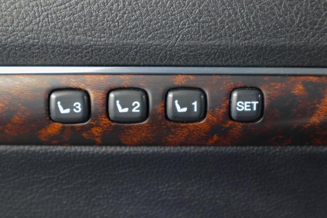 Toyota Land Cruiser 200 Series с пробегом 2011 года, цена 3 429 000 рублей, 202714 км, внедорожник, Автокод Объявления