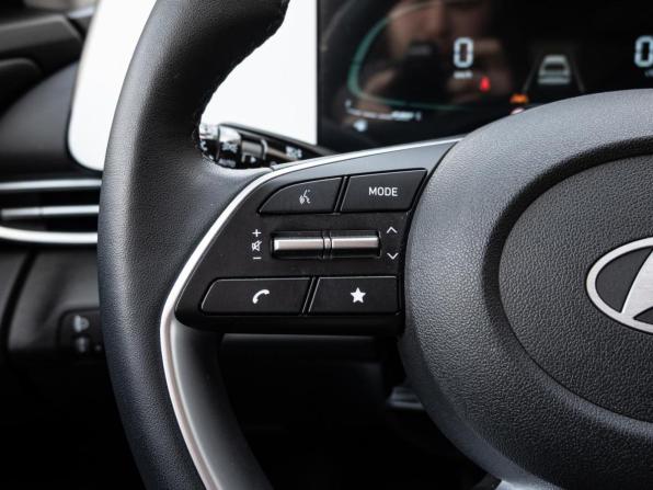 Hyundai Elantra VII (CN7) Рестайлинг с пробегом 2023 года, цена 2 320 000 рублей, 32842 км, седан, Автокод Объявления