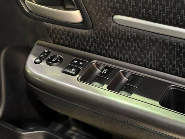 Honda Stepwgn V Рестайлинг с пробегом 2018 года, цена 2 300 000 рублей, 89273 км, минивэн, Автокод Объявления