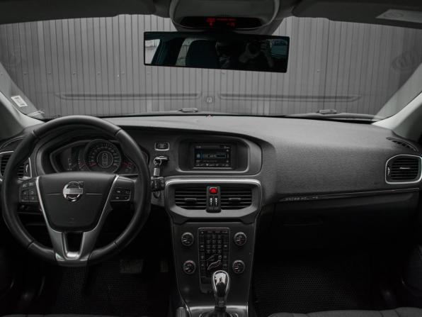 Volvo V40 Cross Country I с пробегом 2014 года, цена 1 650 000 рублей, 106567 км, хэтчбек, Автокод Объявления