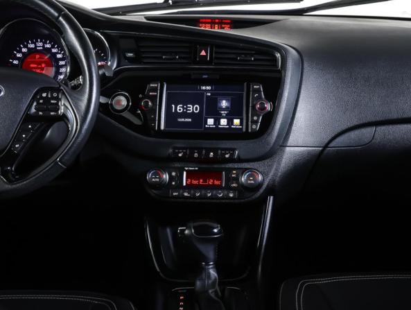 Kia Ceed II Рестайлинг с пробегом 2017 года, цена 1 485 000 рублей, 125124 км, хэтчбек, Автокод Объявления