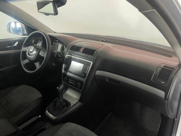 Skoda Octavia II (A5) Рестайлинг с пробегом 2011 года, цена 739 000 рублей, 292298 км, лифтбек, Автокод Объявления