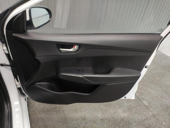 Hyundai Solaris II с пробегом 2017 года, цена 870 000 рублей, 192608 км, седан, Автокод Объявления