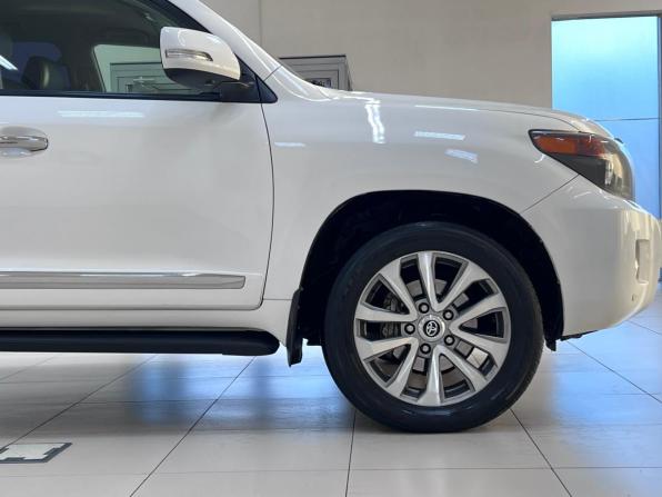 Toyota Land Cruiser 200 Series Рестайлинг 1 с пробегом 2012 года, цена 3 350 000 рублей, 299710 км, внедорожник, Автокод Объявления