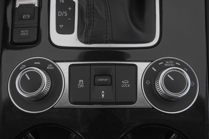 Volkswagen Touareg II Рестайлинг с пробегом 2017 года, цена 3 999 000 рублей, 92000 км, внедорожник, Автокод Объявления