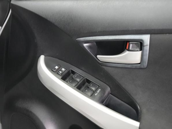Toyota Prius III Рестайлинг (XW30) с пробегом 2014 года, цена 1 210 000 рублей, 199625 км, лифтбек, Автокод Объявления
