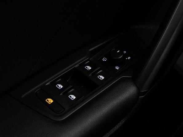 Volkswagen Tiguan II с пробегом 2019 года, цена 3 249 000 рублей, 82770 км, внедорожник, Автокод Объявления