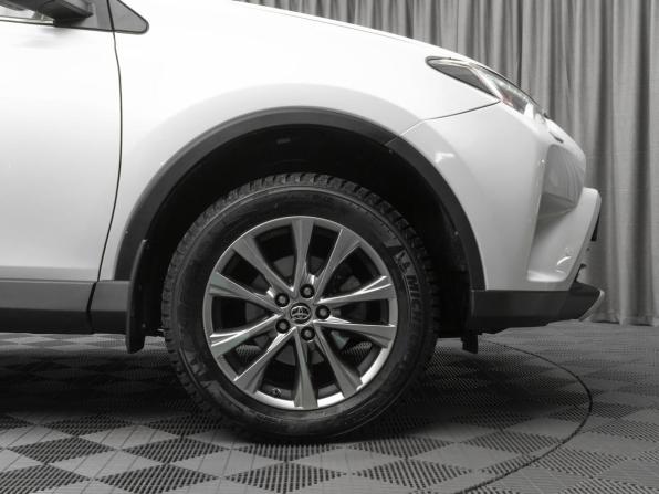 Toyota RAV4 IV (XA40) Рестайлинг с пробегом 2018 года, цена 2 850 000 рублей, 38000 км, внедорожник, Автокод Объявления