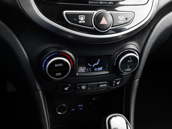 Hyundai Solaris I Рестайлинг с пробегом 2016 года, цена 998 000 рублей, 136322 км, седан, Автокод Объявления