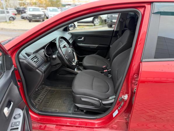 Kia Rio III Рестайлинг с пробегом 2016 года, цена 1 155 000 рублей, 91978 км, хэтчбек, Автокод Объявления