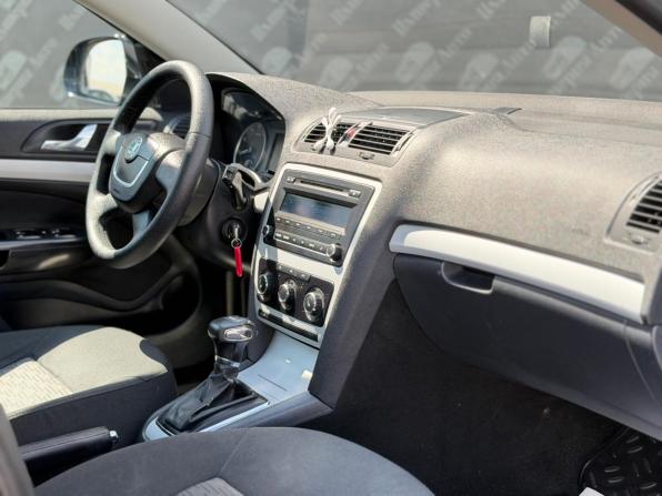 Skoda Octavia II (A5) Рестайлинг с пробегом 2011 года, цена 740 000 рублей, 163000 км, лифтбек, Автокод Объявления