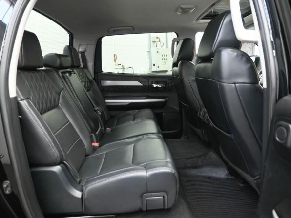 Toyota Tundra II Рестайлинг с пробегом 2017 года, цена 5 999 900 рублей, 165111 км, пикап, Автокод Объявления