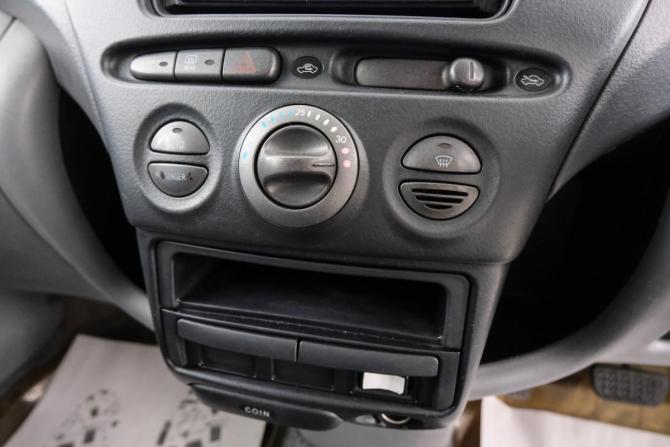 Toyota FunCargo с пробегом 2001 года, цена 459 000 рублей, 420000 км, компактвэн, Автокод Объявления