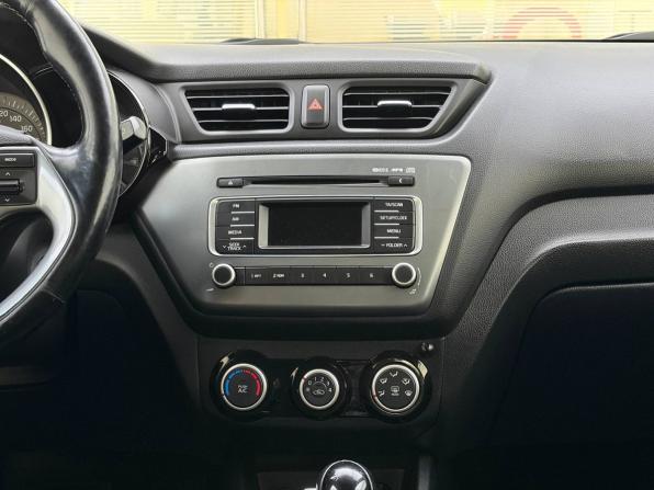 Kia Rio III Рестайлинг с пробегом 2015 года, цена 1 099 000 рублей, 160250 км, седан, Автокод Объявления