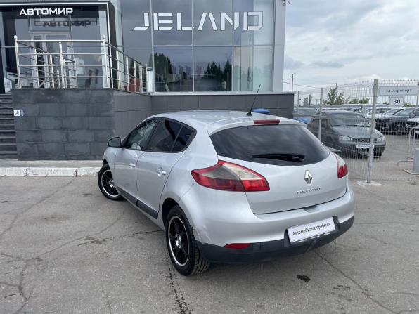 Renault Megane III с пробегом 2010 года, цена 550 000 рублей, 308355 км, хэтчбек, Автокод Объявления