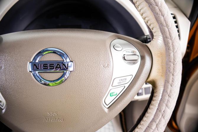 Nissan Leaf I (ZE0/AZE0) с пробегом 2015 года, цена 999 000 рублей, 108000 км, хэтчбек, Автокод Объявления