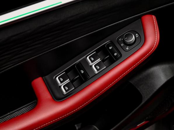 Geely Coolray I Рестайлинг с пробегом 2024 года, цена 2 190 000 рублей, 24637 км, внедорожник, Автокод Объявления