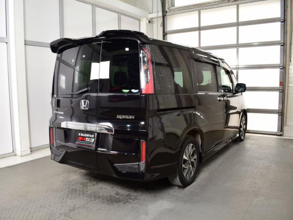 Honda Stepwgn V с пробегом 2017 года, цена 1 664 995 рублей, 160538 км, минивэн, Автокод Объявления