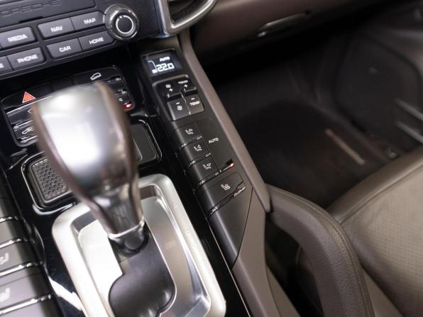 Porsche Cayenne II Рестайлинг (958) с пробегом 2017 года, цена 4 200 000 рублей, 118690 км, внедорожник, Автокод Объявления