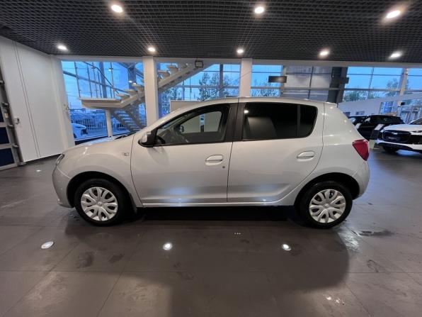 Renault Sandero II с пробегом 2017 года, цена 890 000 рублей, 94281 км, хэтчбек, Автокод Объявления