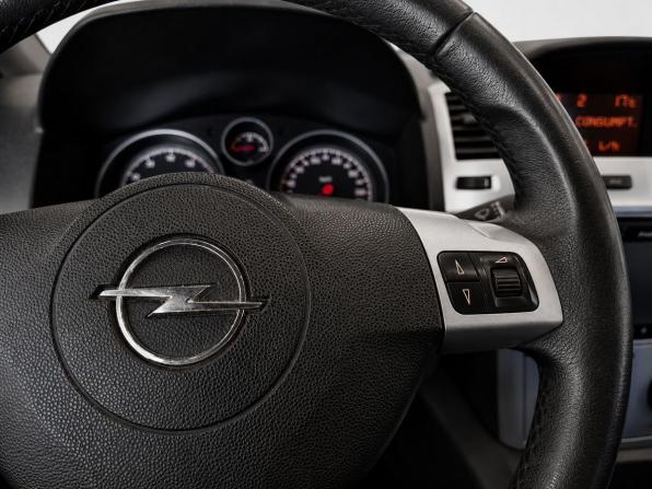 Opel Zafira B Рестайлинг с пробегом 2012 года, цена 899 000 рублей, 107882 км, компактвэн, Автокод Объявления