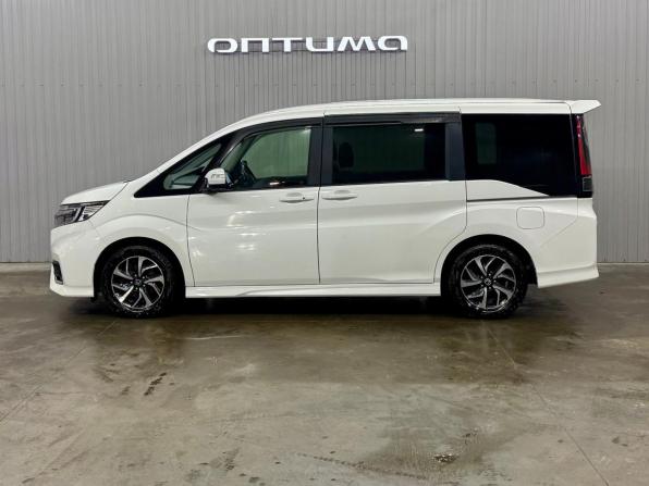 Honda Stepwgn V Рестайлинг с пробегом 2019 года, цена 2 077 000 рублей, 122684 км, минивэн, Автокод Объявления