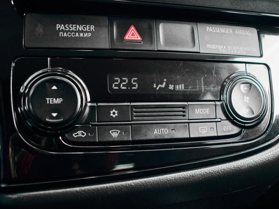 Mitsubishi Outlander III Рестайлинг 2 Екатеринбург  - изображение 18