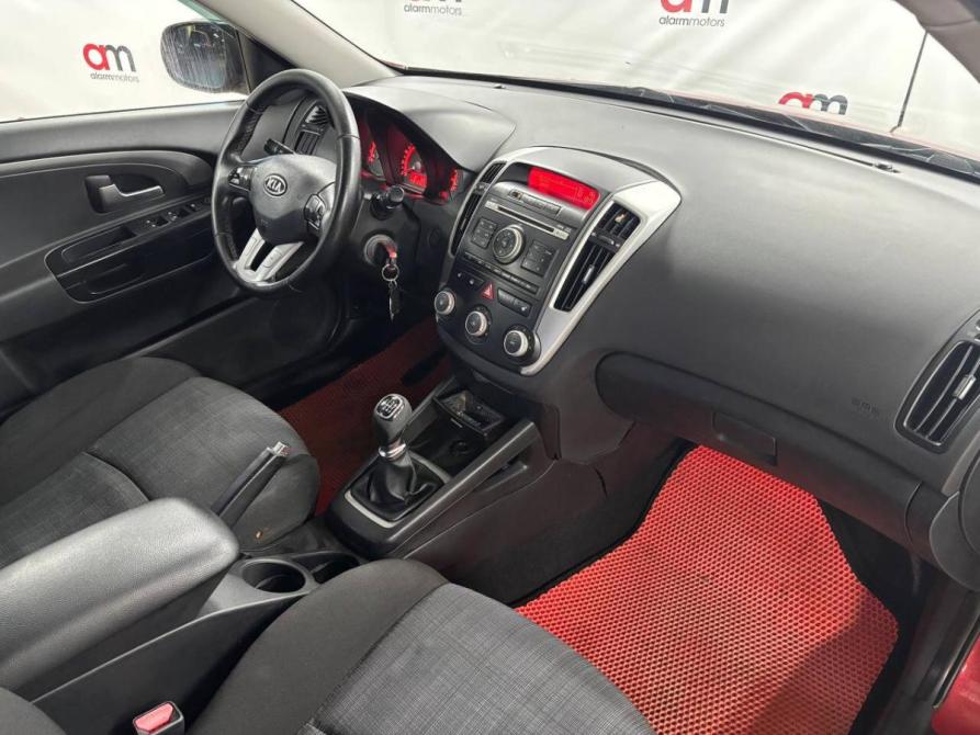 Kia Ceed I Рестайлинг Санкт-Петербург  - изображение 12
