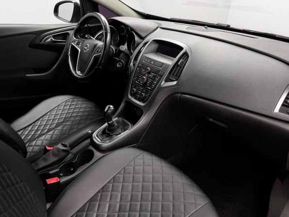 Opel Astra J Рестайлинг с пробегом 2013 года, цена 777 000 рублей, 116617 км, хэтчбек, Автокод Объявления