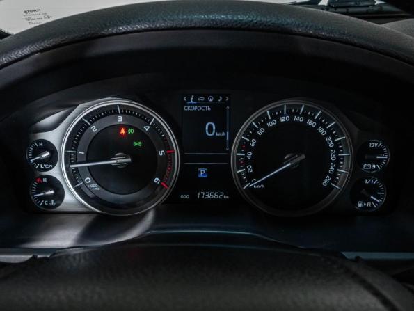 Toyota Land Cruiser 200 Series Рестайлинг 2 с пробегом 2017 года, цена 5 249 000 рублей, 173662 км, внедорожник, Автокод Объявления