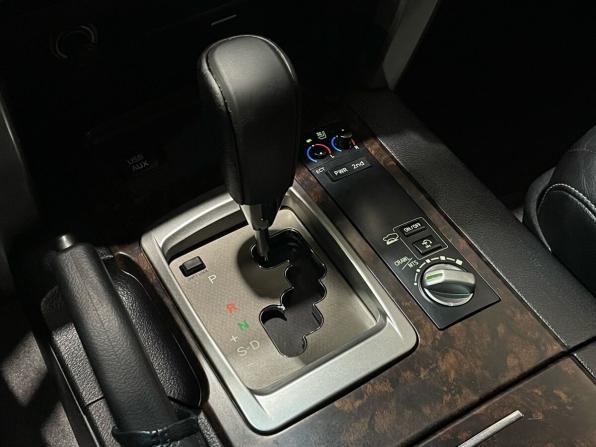Toyota Land Cruiser 200 Series Рестайлинг 1 с пробегом 2012 года, цена 3 950 000 рублей, 177352 км, внедорожник, Автокод Объявления