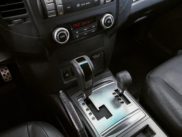Mitsubishi Pajero IV Рестайлинг 1 с пробегом 2014 года, цена 2 125 000 рублей, 267925 км, внедорожник, Автокод Объявления