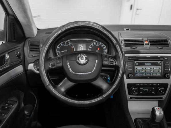 Skoda Octavia II (A5) Рестайлинг с пробегом 2010 года, цена 845 000 рублей, 558878 км, универсал, Автокод Объявления