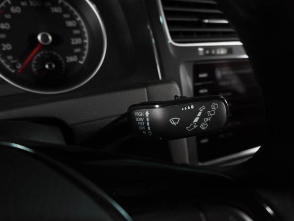 Volkswagen Golf VII Рестайлинг с пробегом 2019 года, цена 1 429 000 рублей, 163159 км, универсал, Автокод Объявления