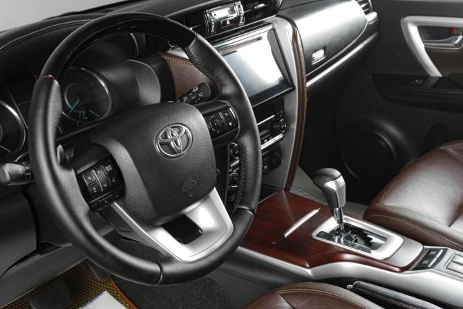 Toyota Fortuner II с пробегом 2017 года, цена 2 999 000 рублей, 154594 км, внедорожник, Автокод Объявления