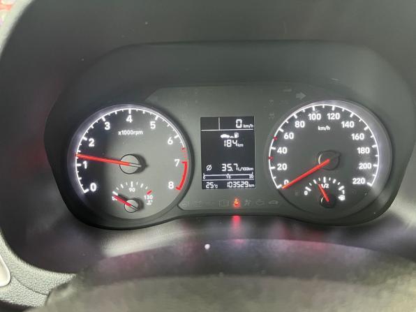 Hyundai Solaris II с пробегом 2018 года, цена 1 350 000 рублей, 103243 км, седан, Автокод Объявления