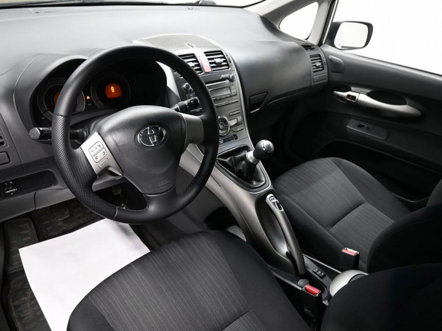 Toyota Auris I Тверь  - изображение 8