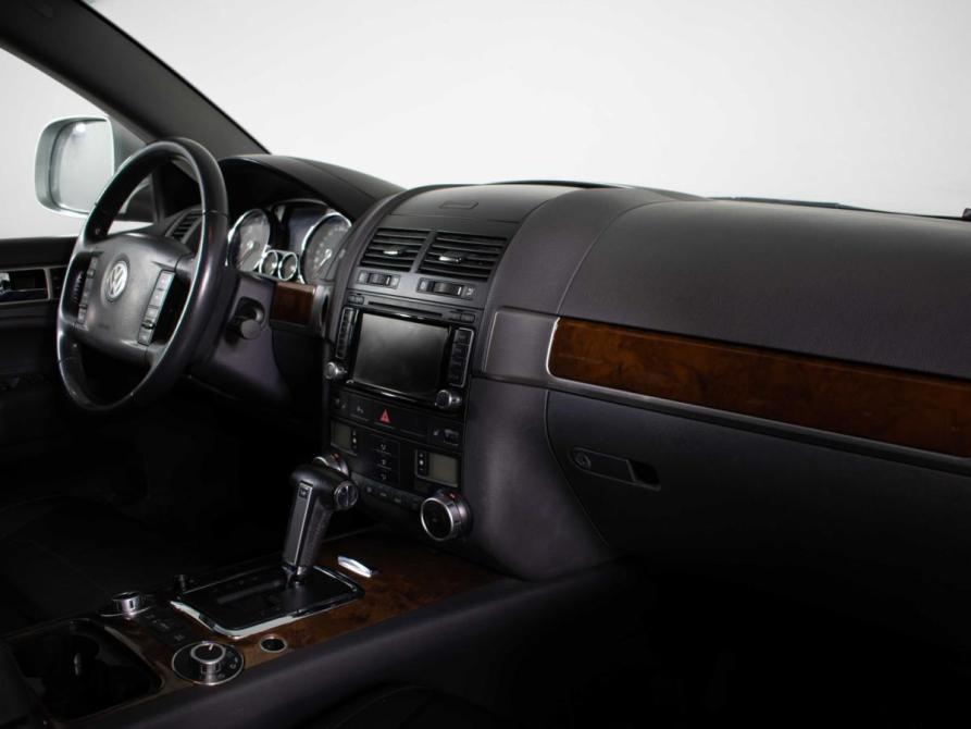 Volkswagen Touareg I Рестайлинг Москва  - изображение 9