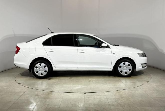 Skoda Rapid I с пробегом 2017 года, цена 1 085 000 рублей, 134223 км, лифтбек, Автокод Объявления