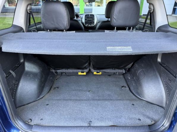 Toyota RAV4 II (XA20) Рестайлинг с пробегом 2003 года, цена 629 000 рублей, 263130 км, внедорожник, Автокод Объявления
