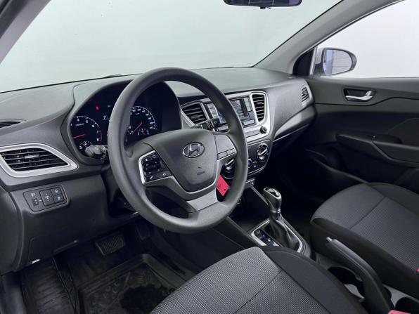 Hyundai Solaris II Рестайлинг с пробегом 2022 года, цена 1 785 000 рублей, 12832 км, седан, Автокод Объявления