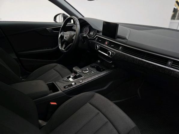 Audi A4 V (B9) с пробегом 2019 года, цена 1 790 000 рублей, 320928 км, универсал, Автокод Объявления