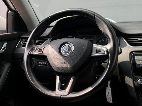 Skoda Octavia III (A7) с пробегом 2016 года, цена 898 400 рублей, 247275 км, лифтбек, Автокод Объявления