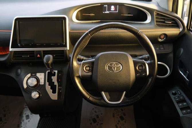 Toyota Sienta II Рестайлинг с пробегом 2020 года, цена 1 629 000 рублей, 61245 км, компактвэн, Автокод Объявления