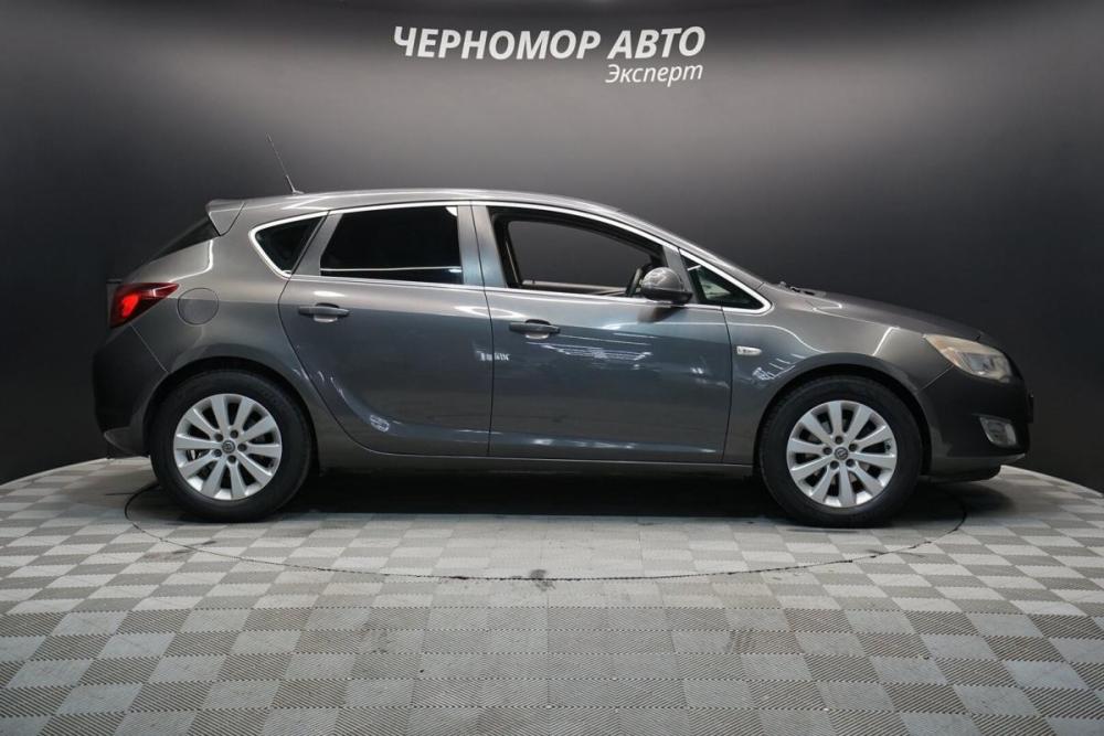 Opel Astra J Крым  - изображение 6
