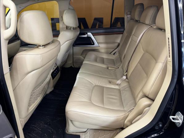 Toyota Land Cruiser 200 Series Рестайлинг 2 с пробегом 2015 года, цена 3 799 000 рублей, 330000 км, внедорожник, Автокод Объявления
