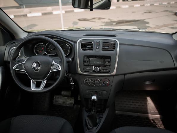 Renault Logan II Рестайлинг с пробегом 2019 года, цена 898 000 рублей, 79181 км, седан, Автокод Объявления